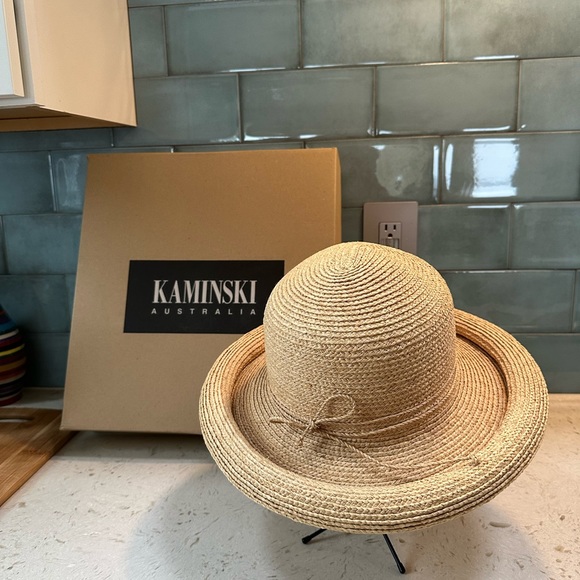 Vintage Handmade Kaminski Australia Raffia Hat Gorgeous, Classic, Trendy, Luxury - Picture 5 of 14
